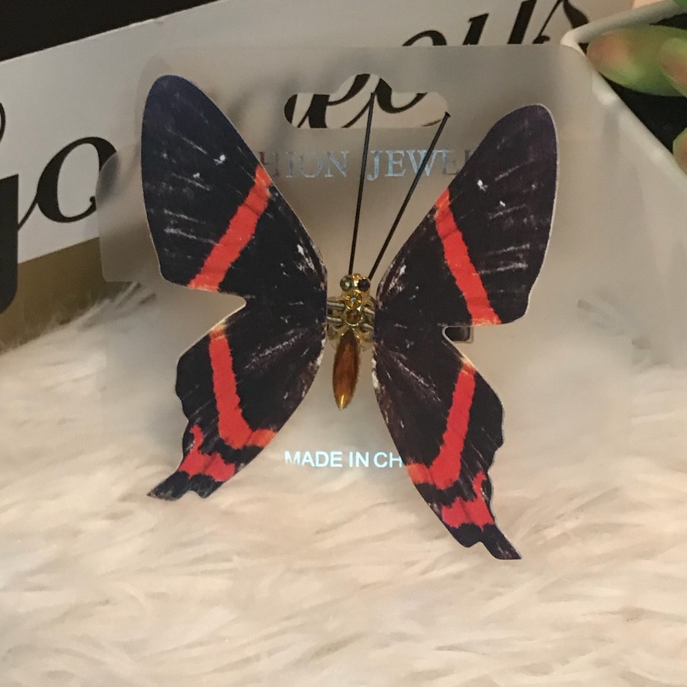 🦋 Butterfly Hair Pin Accessory 🦋 - Picture 3 of 5